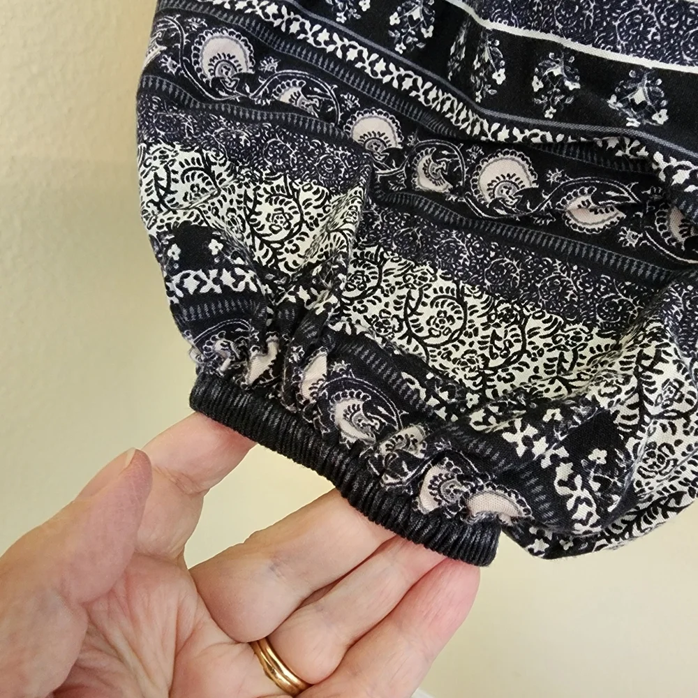 Old Navy Black White Patterned Boho Top Blouse XL Long Puff Sleeves Romantic